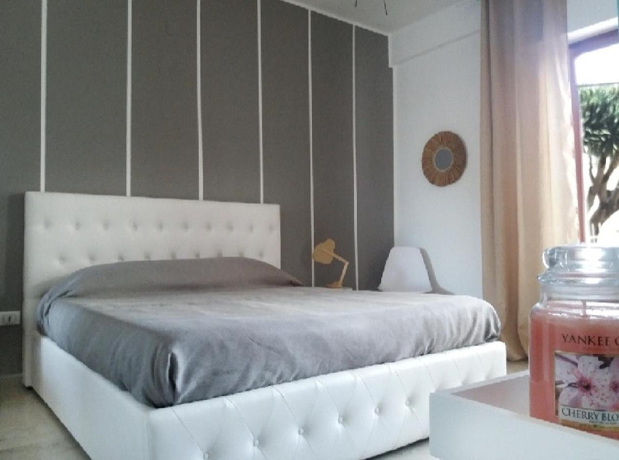 Villa Coral Mondello Palermo Eksteriør billede