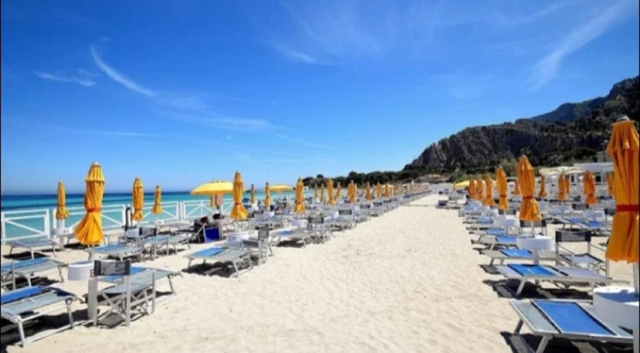 Villa Coral Mondello Palermo Eksteriør billede