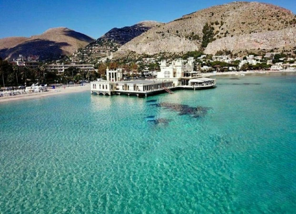 Villa Coral Mondello Palermo Eksteriør billede